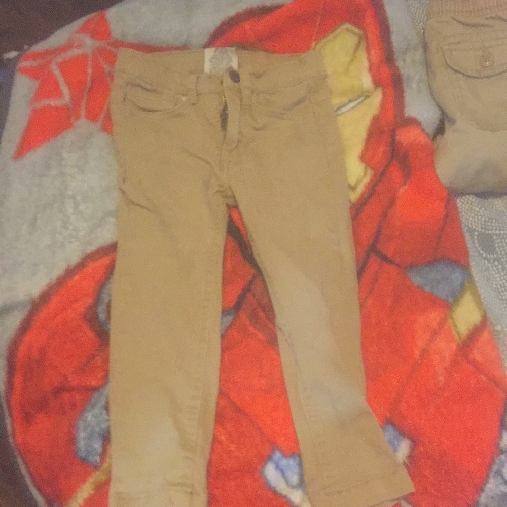 Skinny khaki pants